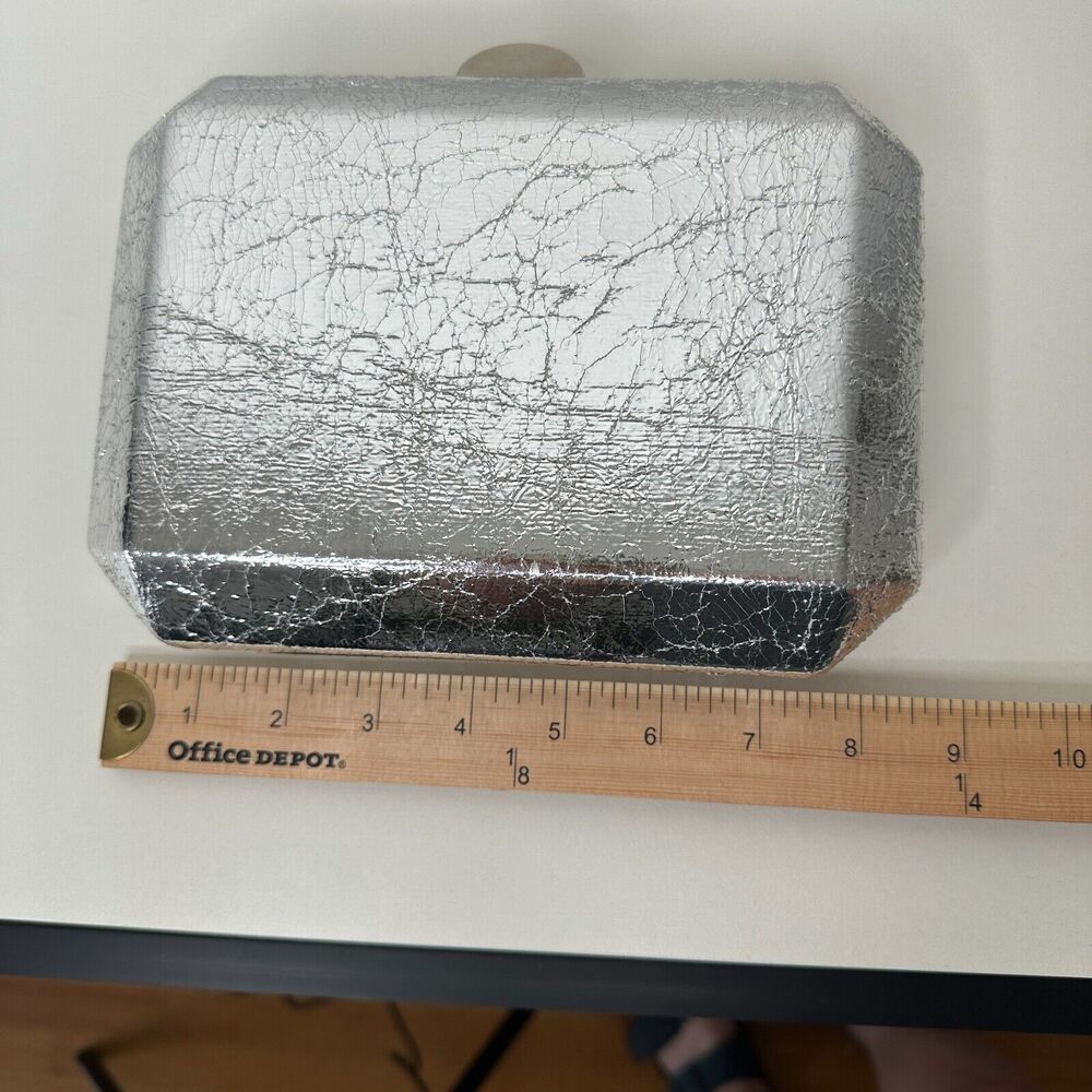Lulu's Silver Metallic Krinkle Box Snap Close Clutch Purse & Chain Strap - Picture 14 of 16